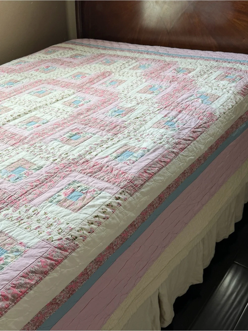 Vintage Cottage Floral Log Cabin Quilt 80” x 80” Hand Stitched Cotton Quilt
